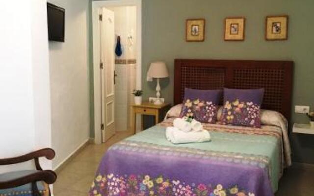 Hostal Rompeolas