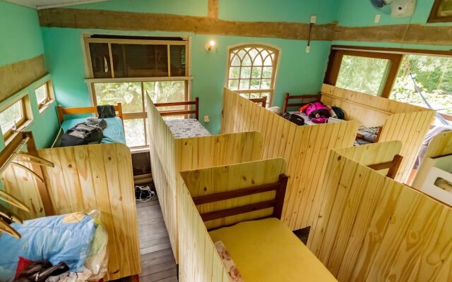 Hostel e Camping Rio das Pedras