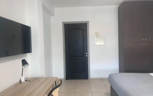 Phaedrus Living: Hoopoe Residencies 204