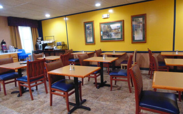 American Inn and Suites Houghton Lake