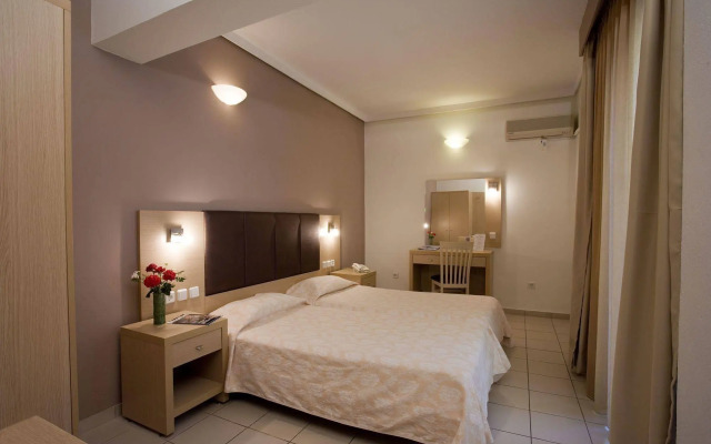 Caravel Apartment Hotel