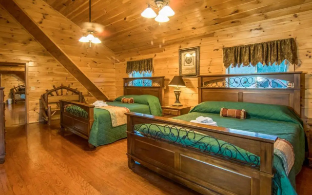 Moose Hollow Lodge