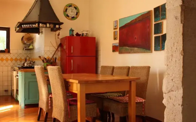 Holiday Home Natural Art House