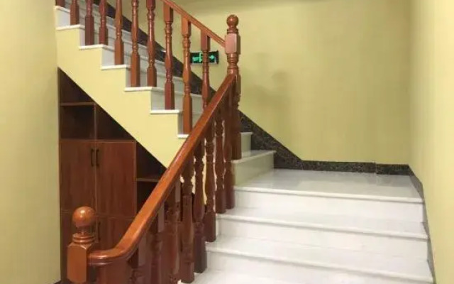 Qujing Tangke Hotel