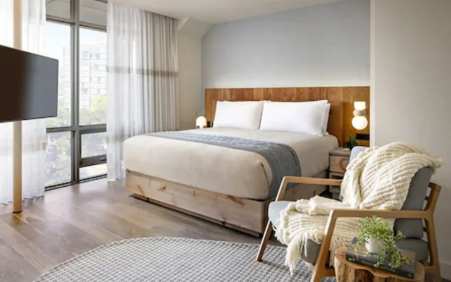 1 Hotel Toronto