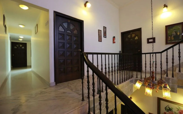 OYO 8844 Meadows Inn