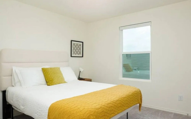 Rare Find Sleeps 13 Family Fun