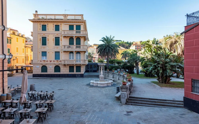 Bright 2BR flat moments from the beach
