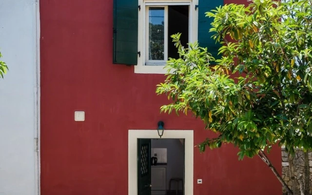 Traditional Rustic Maisonette and House by Konnect