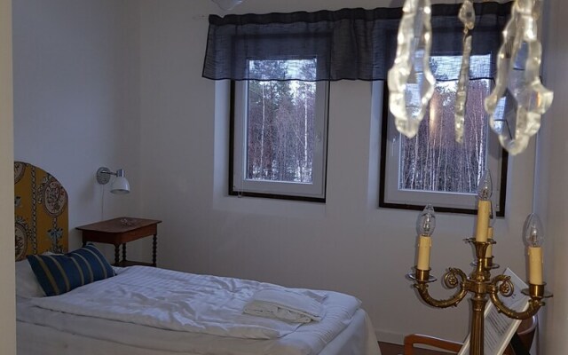 Big Moose Hotel