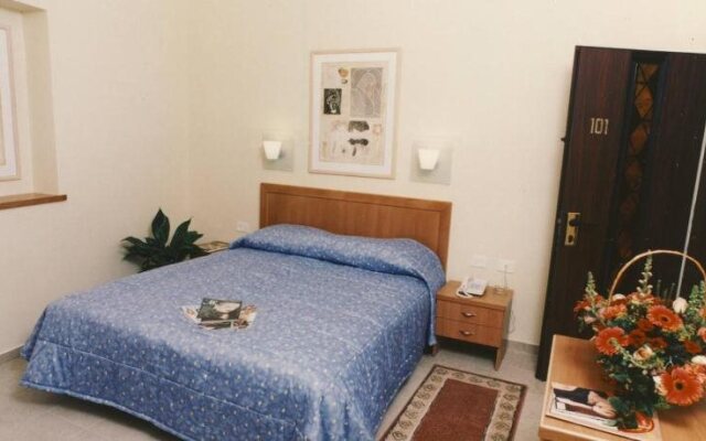 Alon Hotel