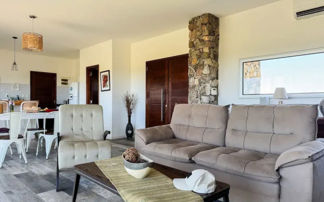 La Colina by Carmelodays