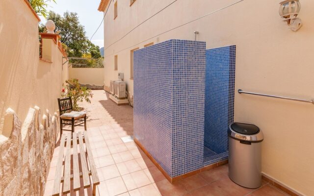 Fantastic Large Holiday Home With Pool For 8 People In Rosas