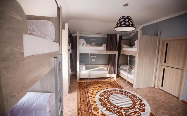 Mountain Road Hostel
