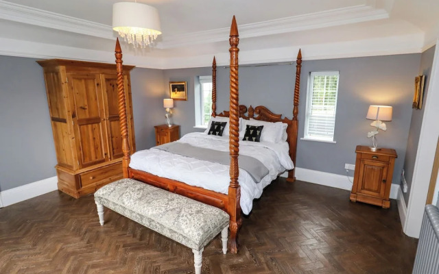 The Manor House Skerry Vore