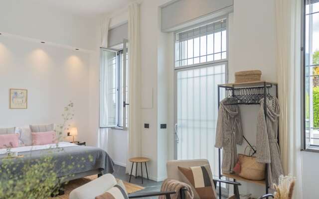 Piccola Como Lotus With 1 Bathrooms