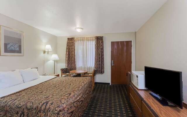 Days Inn by Wyndham Anaheim West