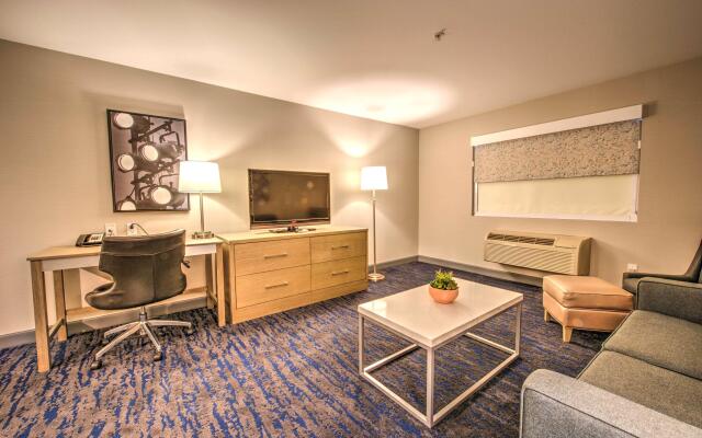 Best Western Plus Media Center Inn & Suites