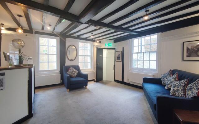 Cathedral Gate Hotel