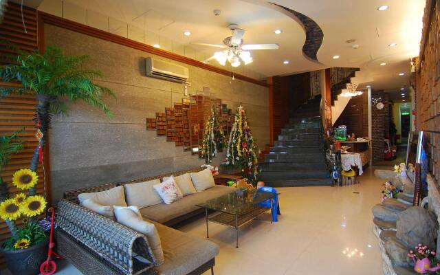 Ming-Jun Holiday Inn