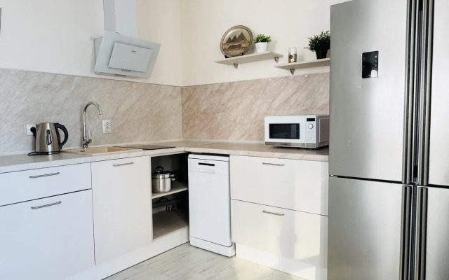 Апартаменты АртАпарт на улице Разведчика Ахмерова 9