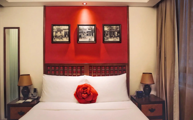 Butterfly on Wellington, Central