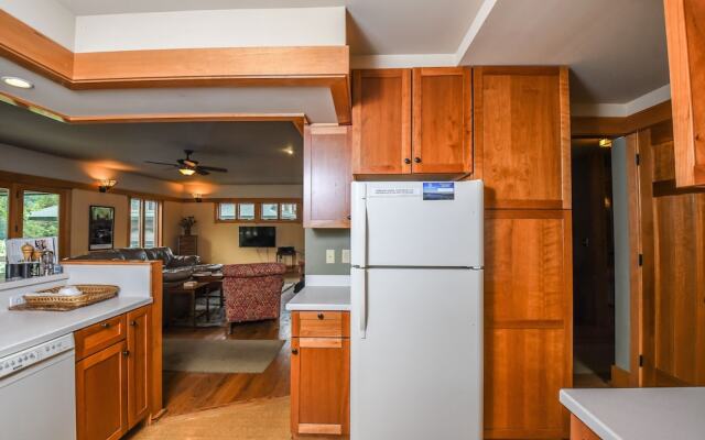 Lake Effect 5 Bedroom House