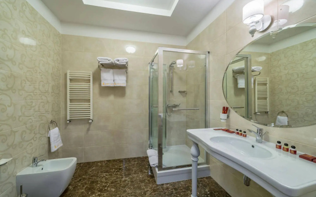 Hotel �ALARUS LUXE�