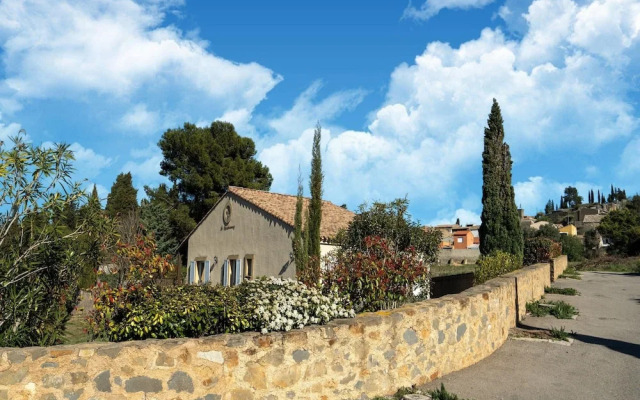 Villa in Montbrun With Pool and Mountain Views