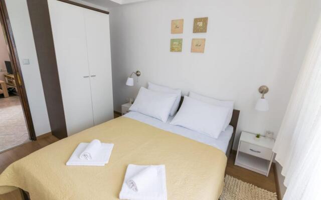 Villa Petar 2 - 10m From sea - H