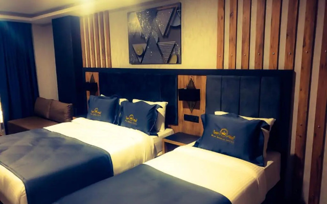 Rua World Hotel