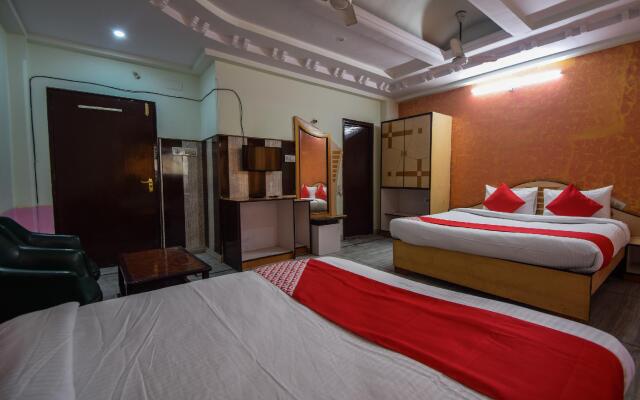 OYO 29398 Hotel Pax Inn