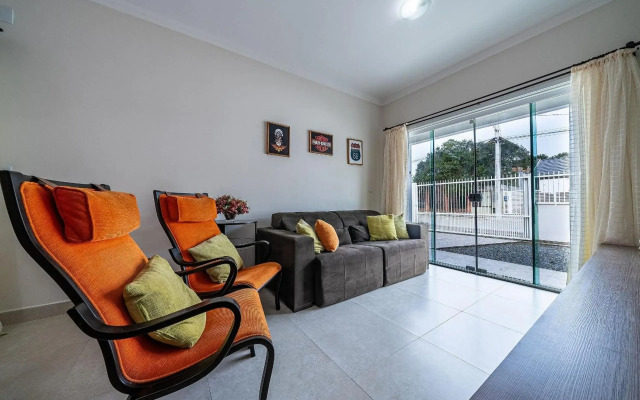 125 - Excelente Casa com 03 quartos em Mariscal