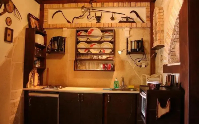 Stella's & George's Traditional Studios