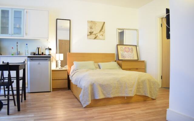 Spacious Studio Flat in Central Kensington