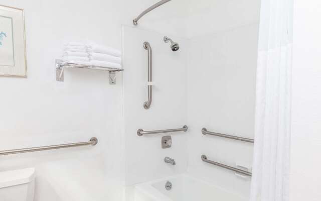 Days Inn & Suites by Wyndham Sunnyvale