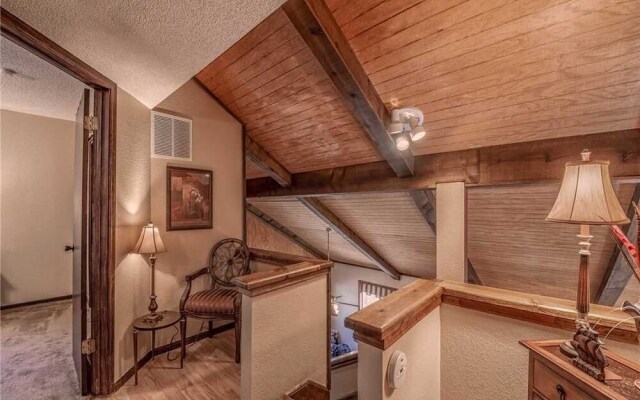 Mockingbird Cabin, 3 Bedrooms, Sleeps 8