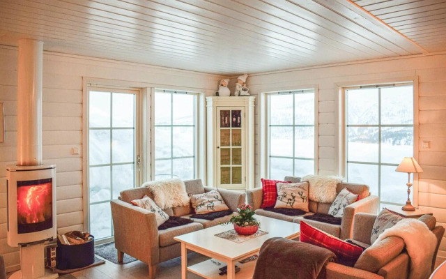 Nice Home in Norheimsund With 5 Bedrooms and Wifi