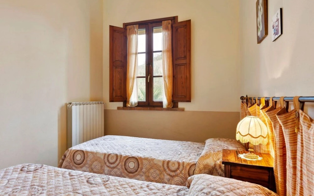 Traditional Holiday Home in Chianni With Swimming Pool