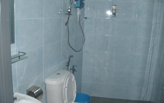Super OYO 89930 Golden Guest House