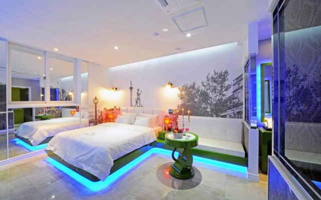 Zara Hotel Peace Square