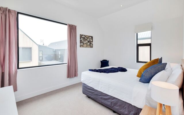 Wonderful Hobsonville Three Bedroom Home