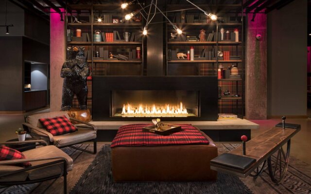 MOXY Seattle Downtown