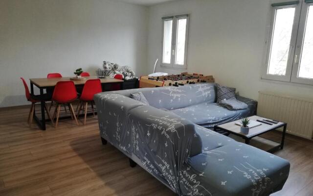 Grand T3 avec clim, parking et terrasse privative - Agen