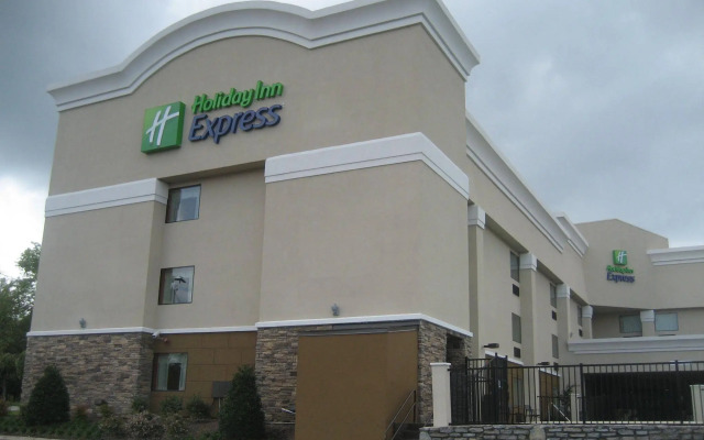 Holiday Inn Express W-I40/Whitebridge Road by IHG