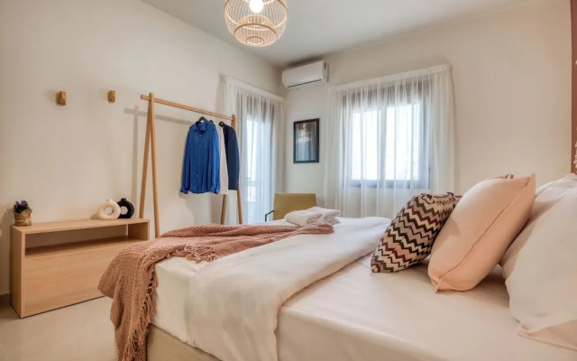 Vinyl 3-Bedroom Apartment in Zouk Mikael