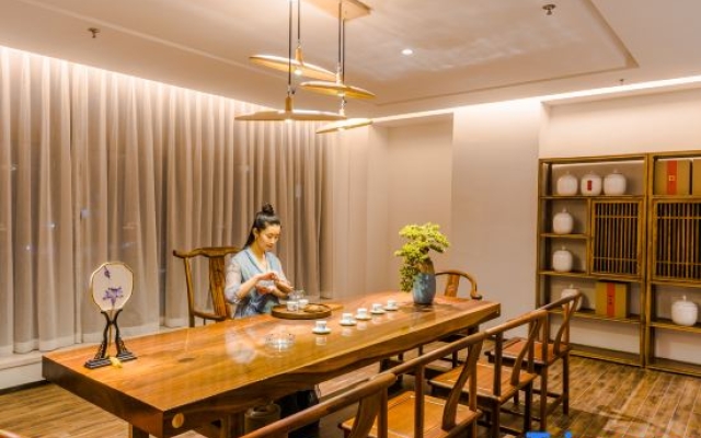 Ustay Hotel