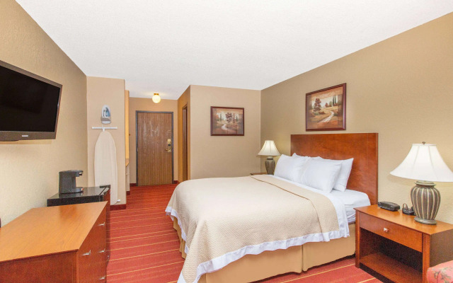 Days Inn by Wyndham Salina I-70