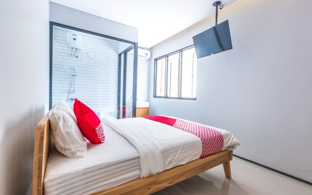 Moes Residence by OYO Rooms