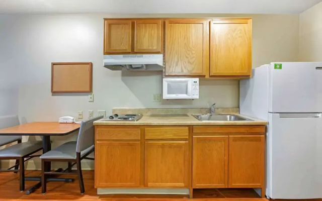 Studio 6 Extended Stay Birmingham Pelham AL